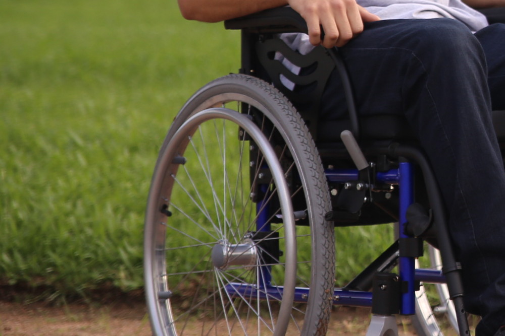 cadeiras de rodas para diferentes deficiências